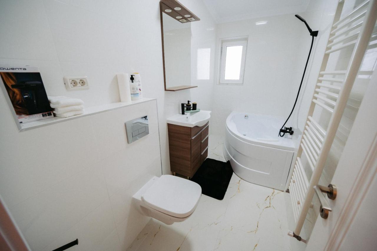 Modern Loft One Lägenhet Suceava Exteriör bild