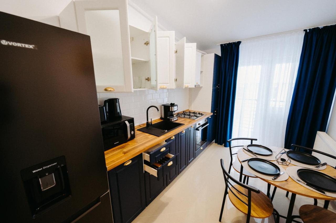 Modern Loft One Lägenhet Suceava Exteriör bild